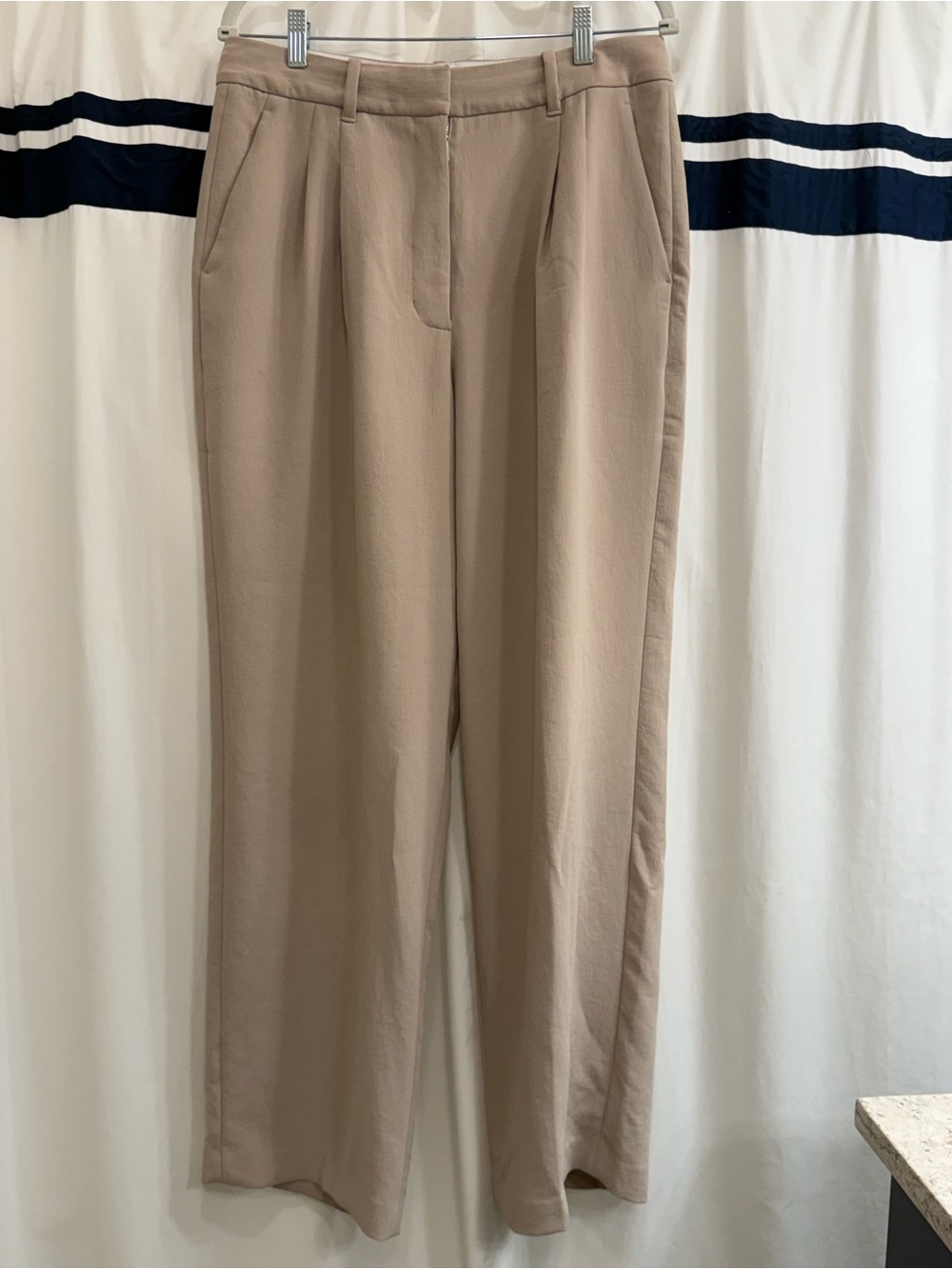 Aritzia The Effortless Pant Curve-Fit Crepette Nomad Taupe Size 12 - Picture 3 of 5